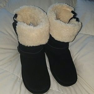 Black Bear Paw Boots